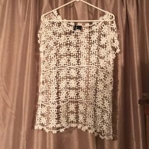 M New Directions crochet like top. like new